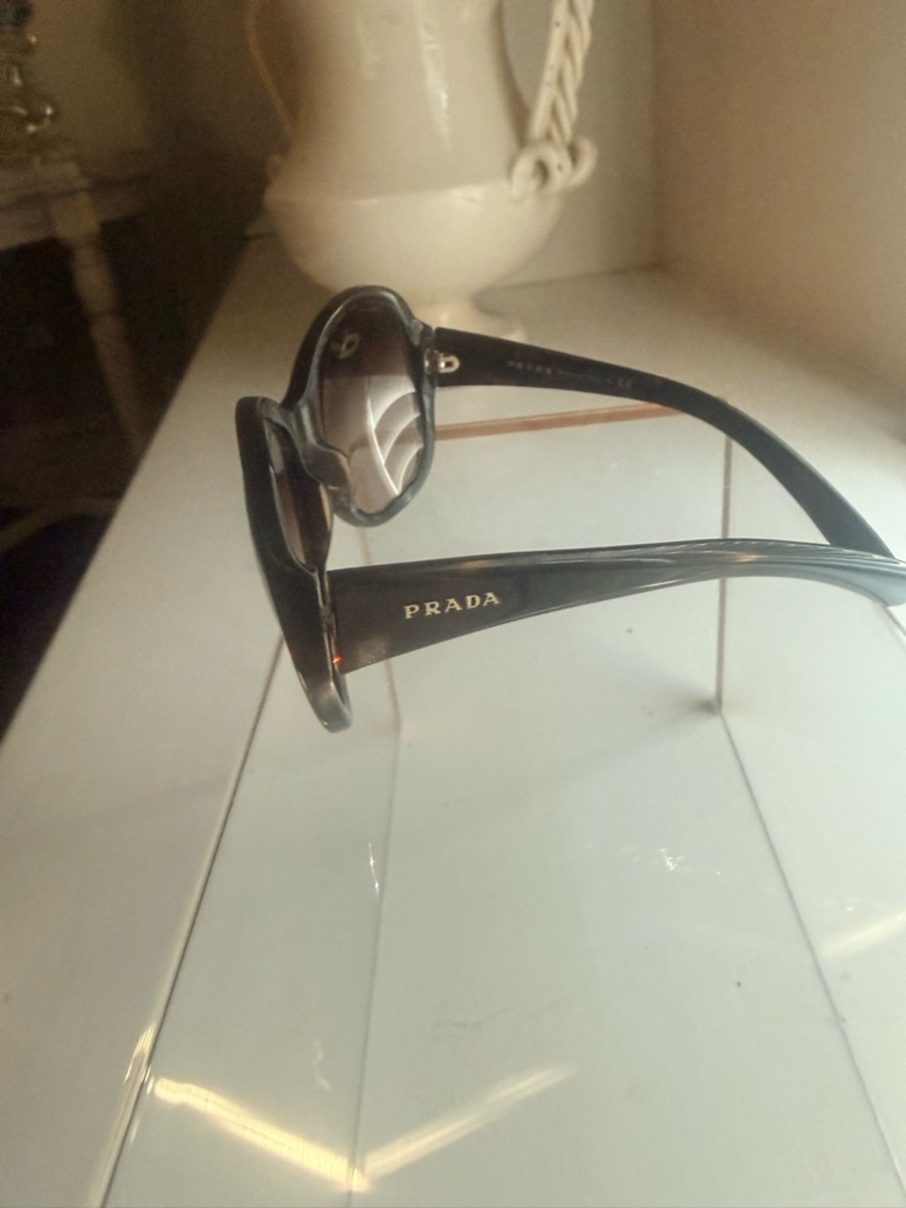 Prada Gradient Oversized Women's Sunglasses -Excellent condition - Picture 4 of 7